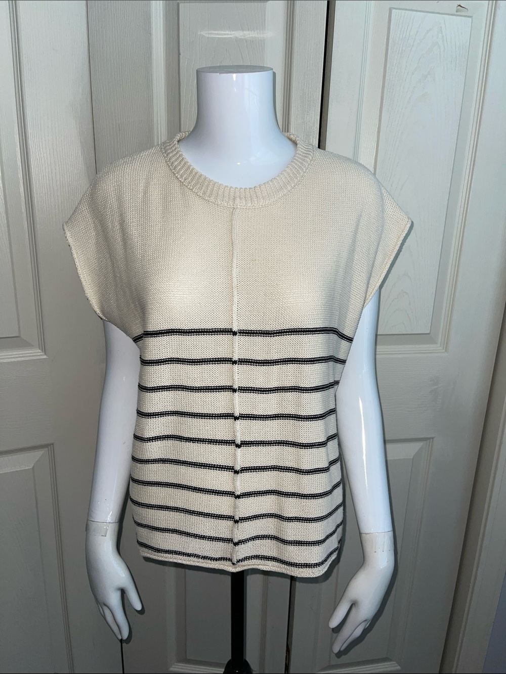 Shein Women's Sleeveless Round Neck Striped Sweater Vest. #0405